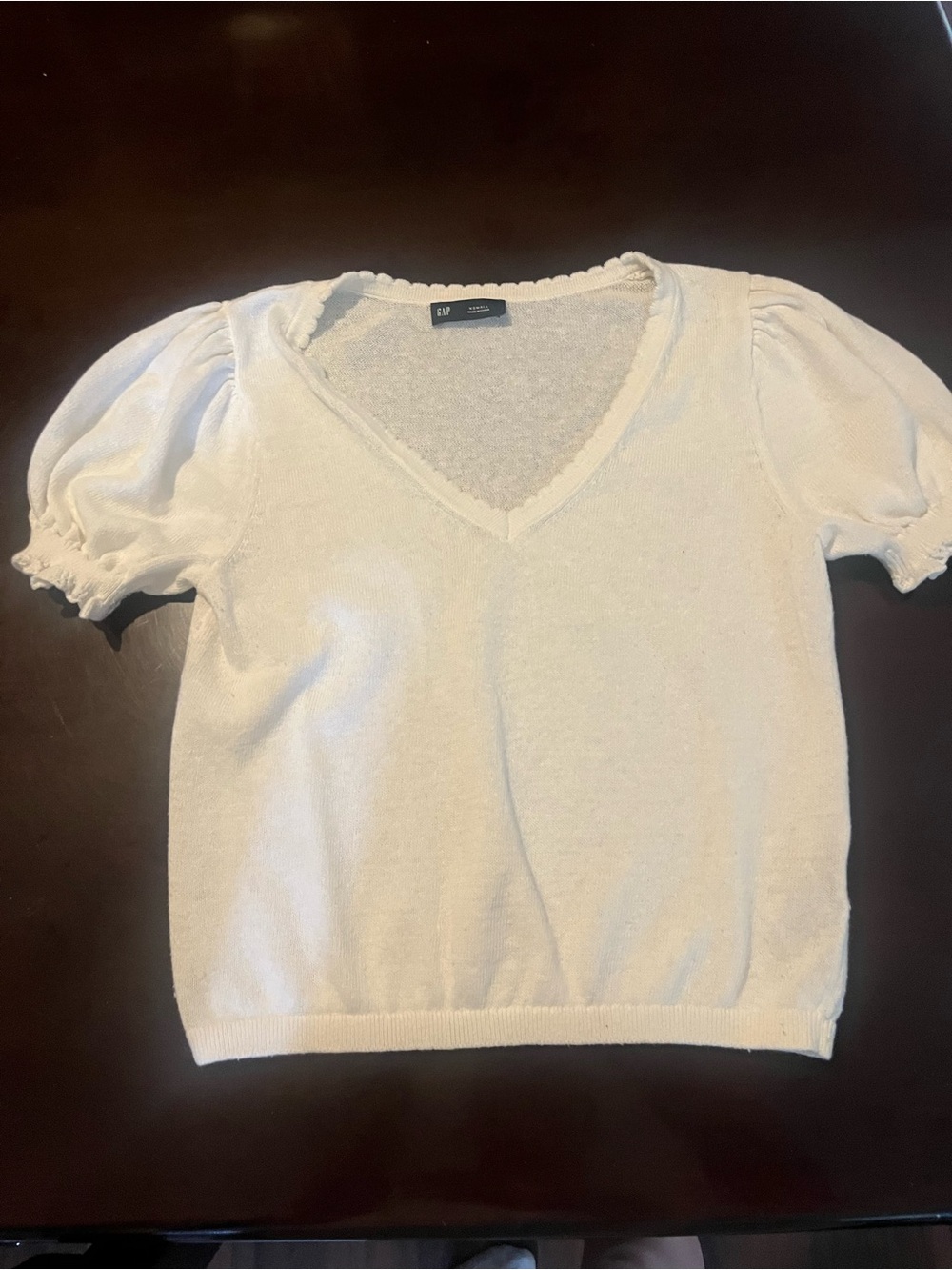 GAP Cream V-Neck Puff Sleeve Knit Top